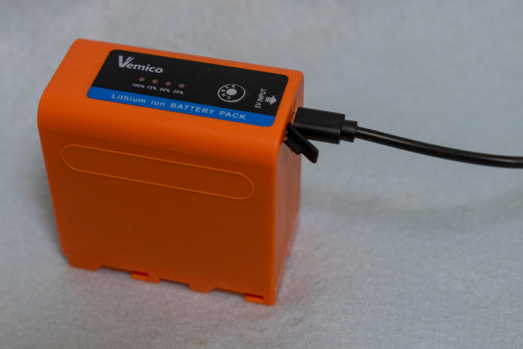 付属品 Micro USBケーブル